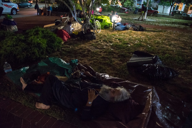 800_campout-santa-cruz-city-hall-13-robert-norse.jpg